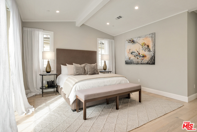 1813 OAK Avenue, Manhattan Beach, California 90266, 5 Bedrooms Bedrooms, ,4 BathroomsBathrooms,Residential,Sold,OAK,19433822