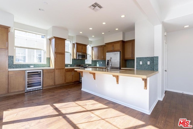 2 Bed Home for Sale in Los Angeles, California