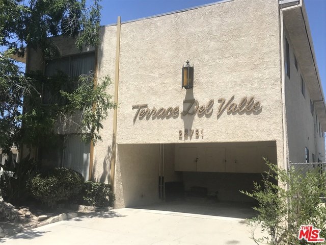 Photo of 22731 DEL VALLE Street, Woodland Hills, CA 91364
