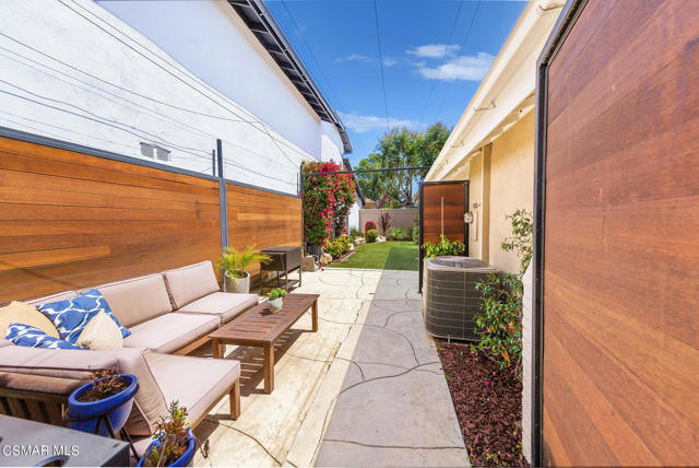 2 Bed Home for Sale in Agoura Hills, California