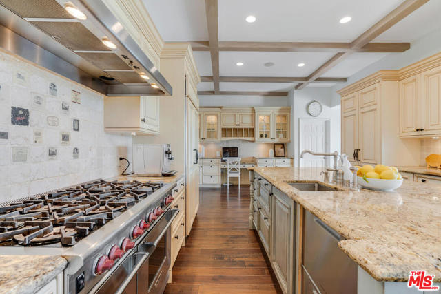 6 Bed Home for Sale in Pacific Palisades, California