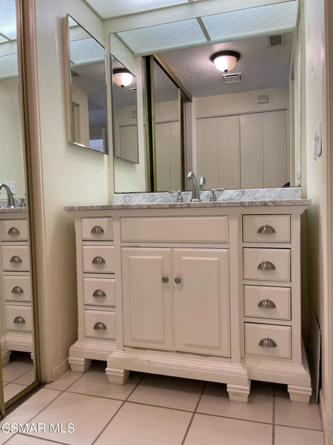 1 Bed Home for Sale in Thousand Oaks, California