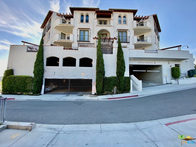 Residential / Comercial Parking Entrance