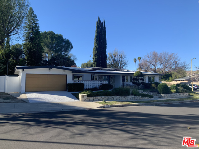 Photo of 5865 Elba Place, Woodland Hills, CA 91367
