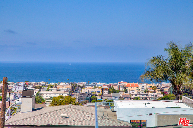 1017 8TH Street, Hermosa Beach, California 90254, 3 Bedrooms Bedrooms, ,2 BathroomsBathrooms,Residential,Sold,8TH,19507088