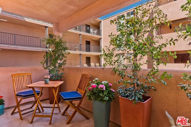 2 Bed Home for Sale in Encino, California