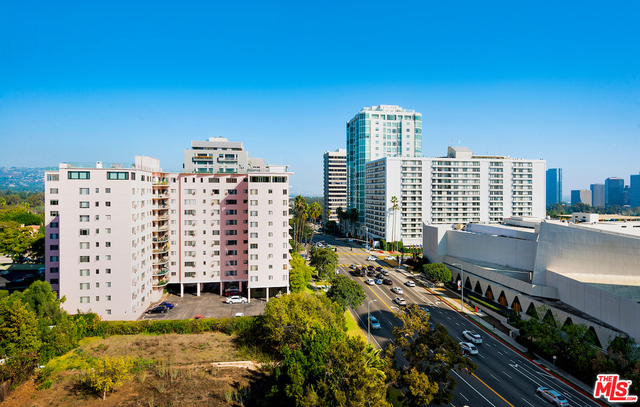 1 Bed Home for Sale in Los Angeles, California