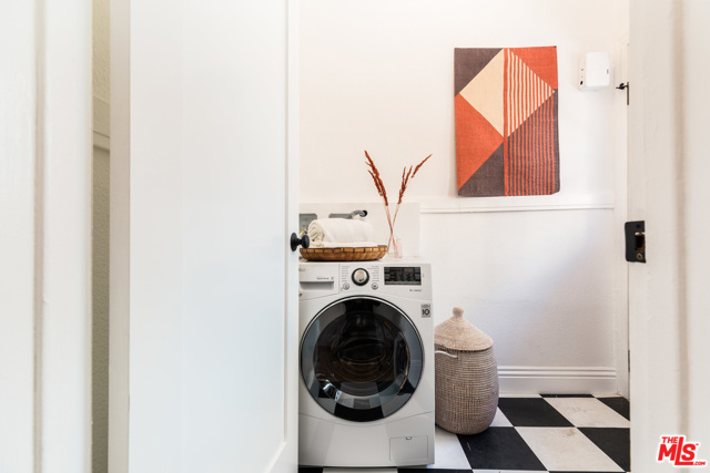 1 Bed Home for Sale in Los Angeles, California