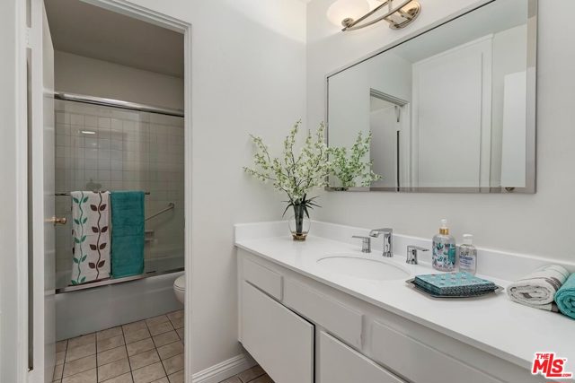 2 Bed Home for Sale in Encino, California