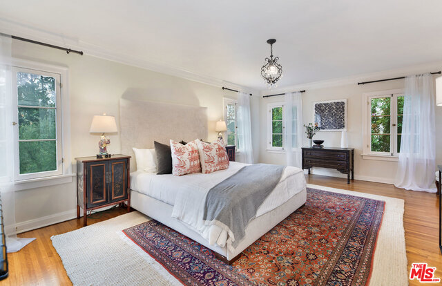 5 Bed Home for Sale in Los Angeles, California