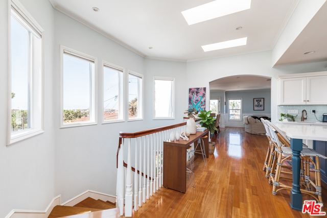 710 8TH Place, Hermosa Beach, California 90254, 4 Bedrooms Bedrooms, ,2 BathroomsBathrooms,Residential,Sold,8TH,20578834