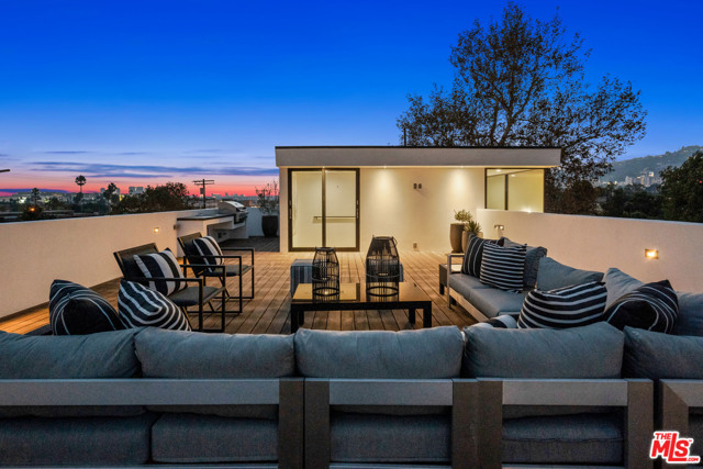 5 Bed Home for Sale in Los Angeles, California