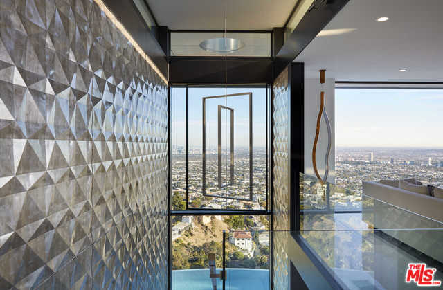 Photo of 1622 VIEWMONT Drive, Los Angeles, CA 90069