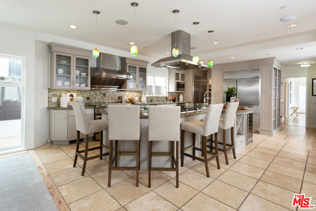 6 Bed Home for Sale in Santa Monica, California