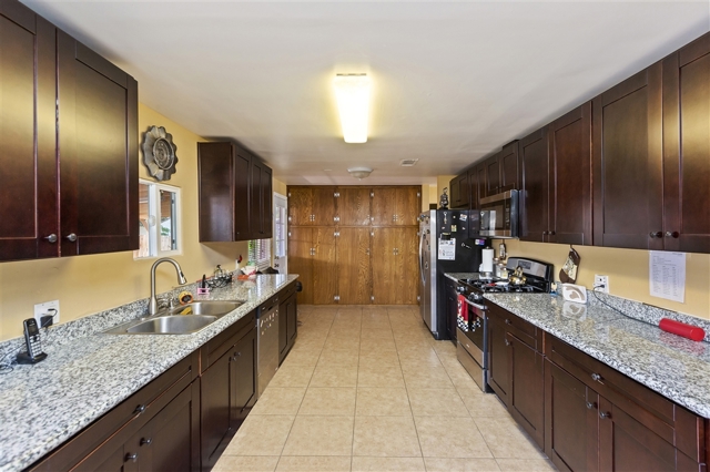 1233 Peach Ave