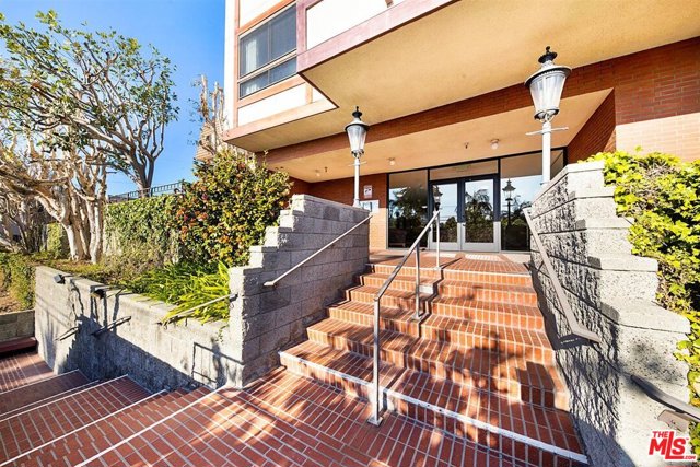 2 Bed Home for Sale in Playa del Rey, California