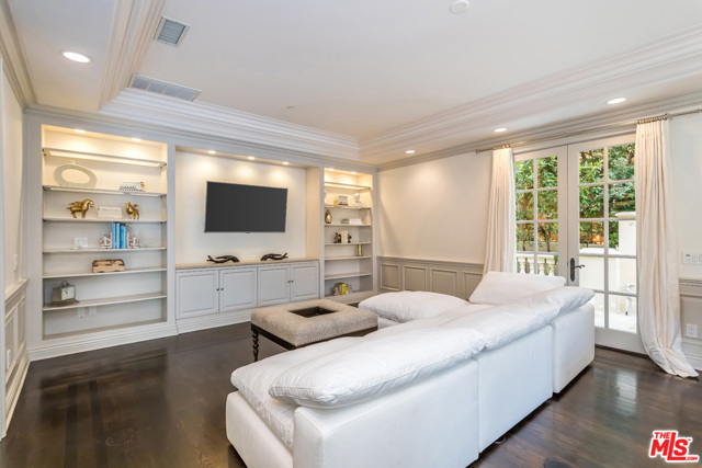 7 Bed Home for Sale in Beverly Hills, California