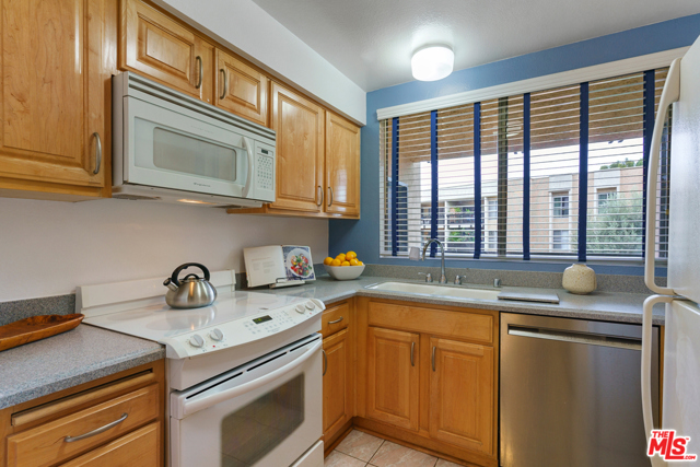 2 Bed Home for Sale in Culver City, California