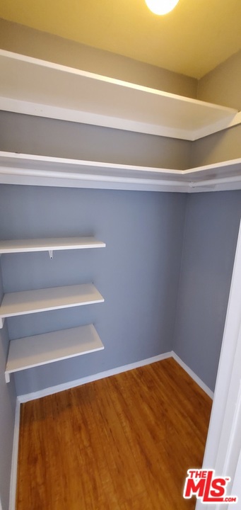 2 Bed Home for Sale in Van Nuys, California