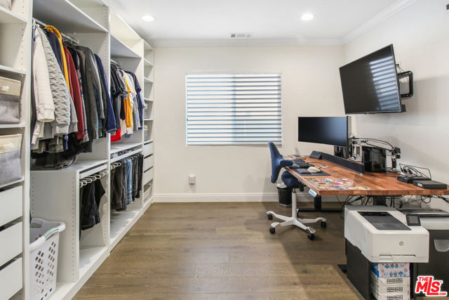 4 Bed Home for Sale in Studio City, California