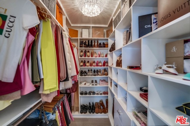 2 Bed Home for Sale in Studio City, California