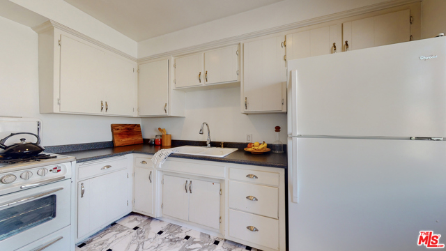 2 Bed Home for Sale in Los Angeles, California