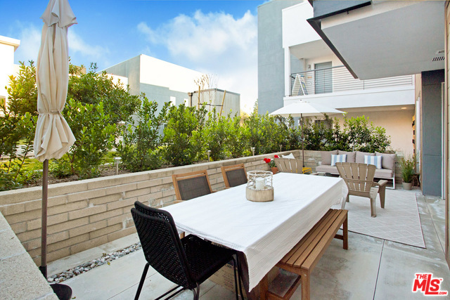 1920 Pacific Coast Highway, Redondo Beach, California 90277, 2 Bedrooms Bedrooms, ,2 BathroomsBathrooms,Residential,Sold,Pacific Coast Highway,20571704