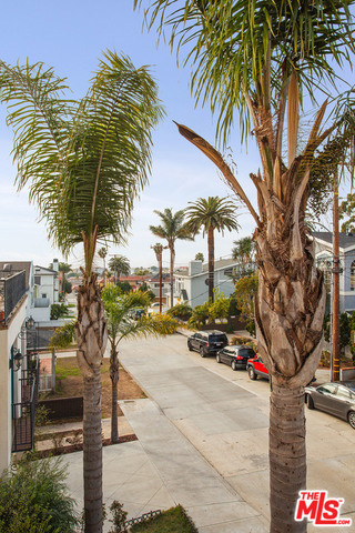 1018 6TH Street, Hermosa Beach, California 90254, ,Residential Income,Sold,6TH,18306334