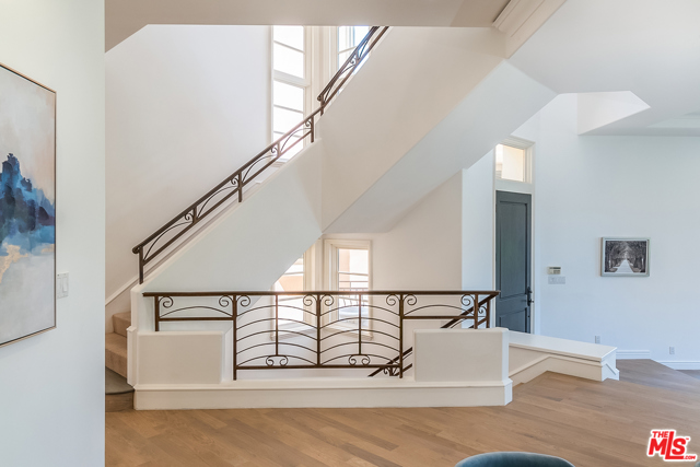 5 Bed Home for Sale in Venice, California