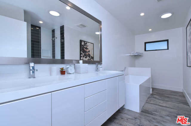 4 Bed Home for Sale in Sherman Oaks, California
