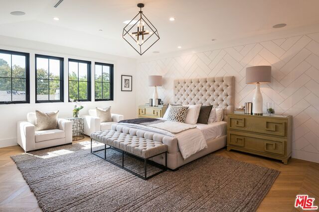 5 Bed Home for Sale in Studio City, California