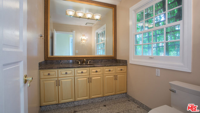 5 Bed Home for Sale in Encino, California