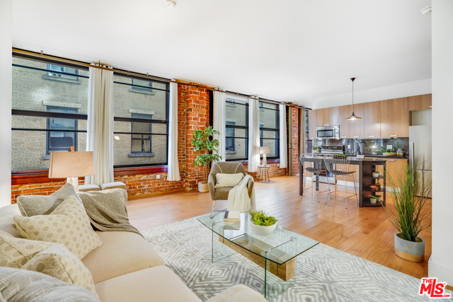 1 Bed Home for Sale in Los Angeles, California