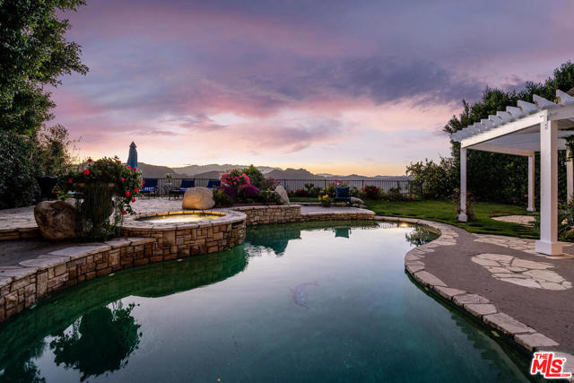 6 Bed Home for Sale in Pacific Palisades, California