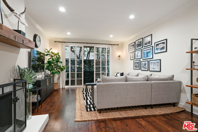 1 Bed Home for Sale in Los Angeles, California