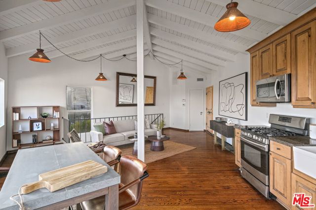 2 Bed Home for Sale in Los Angeles, California