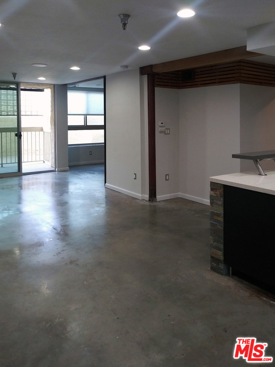1 Bed Home for Sale in North Hollywood, California