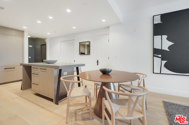 1 Bed Home for Sale in Los Angeles, California