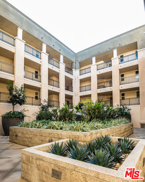 2 Bed Home for Sale in Playa Vista, California