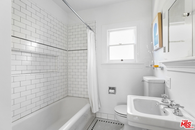 3 Bed Home for Sale in Los Angeles, California
