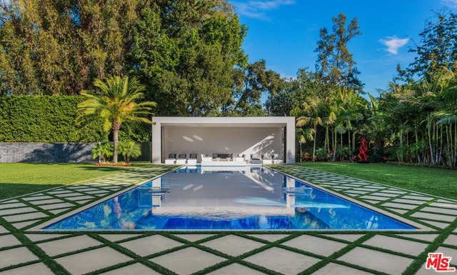 7 Bed Home for Sale in Beverly Hills, California