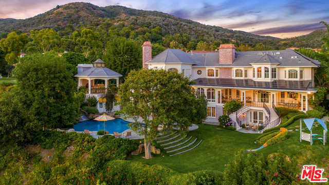 Photo of 16258 SHADOW MOUNTAIN Drive, Pacific Palisades, CA 90272