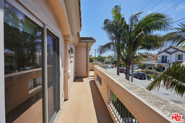 2213 Warfield Avenue, Redondo Beach, California 90278, 4 Bedrooms Bedrooms, ,3 BathroomsBathrooms,Residential,Sold,Warfield,20616114