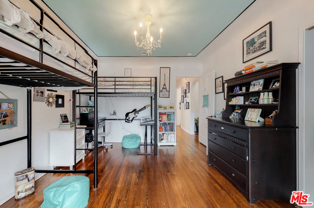 3 Bed Home for Sale in Studio City, California