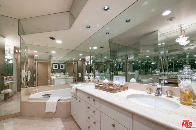 2 Bed Home for Sale in Los Angeles, California