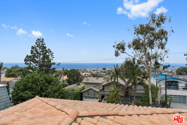 206 DIANTHUS Street, Manhattan Beach, California 90266, 3 Bedrooms Bedrooms, ,3 BathroomsBathrooms,Residential,Sold,DIANTHUS,19484668