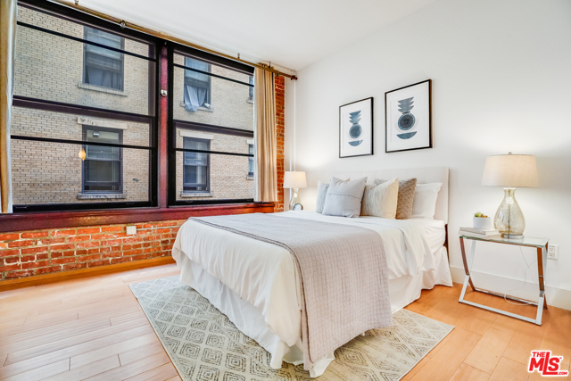 1 Bed Home for Sale in Los Angeles, California