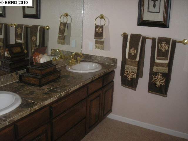 6163 Girvin Dr, Oakland, CA 94611 photo 4