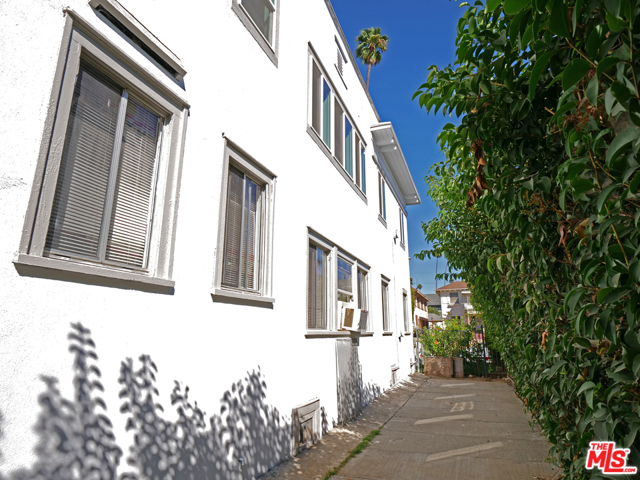 1 Bed Home for Sale in Los Angeles, California
