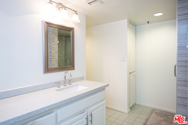 2 Bed Home for Sale in Los Angeles, California